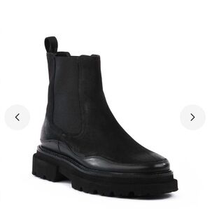 Seychelles Save the Moment Chelsea boot, size 8